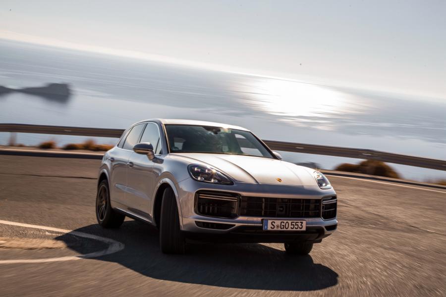  Porsche Cayenne Turbo 2017 года  (WW) (фото 26 из 45)